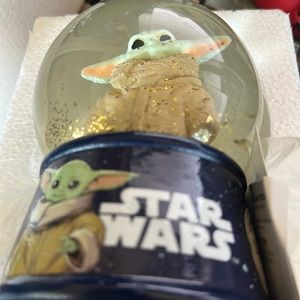 NWT light up baby yoda snowglobe